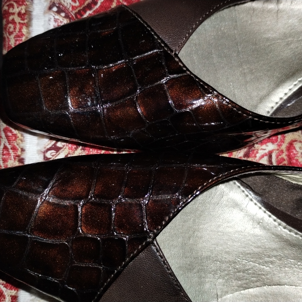 Ros Hommerson brown heels size nine narrow faux alligator pattern - Picture 2 of 7
